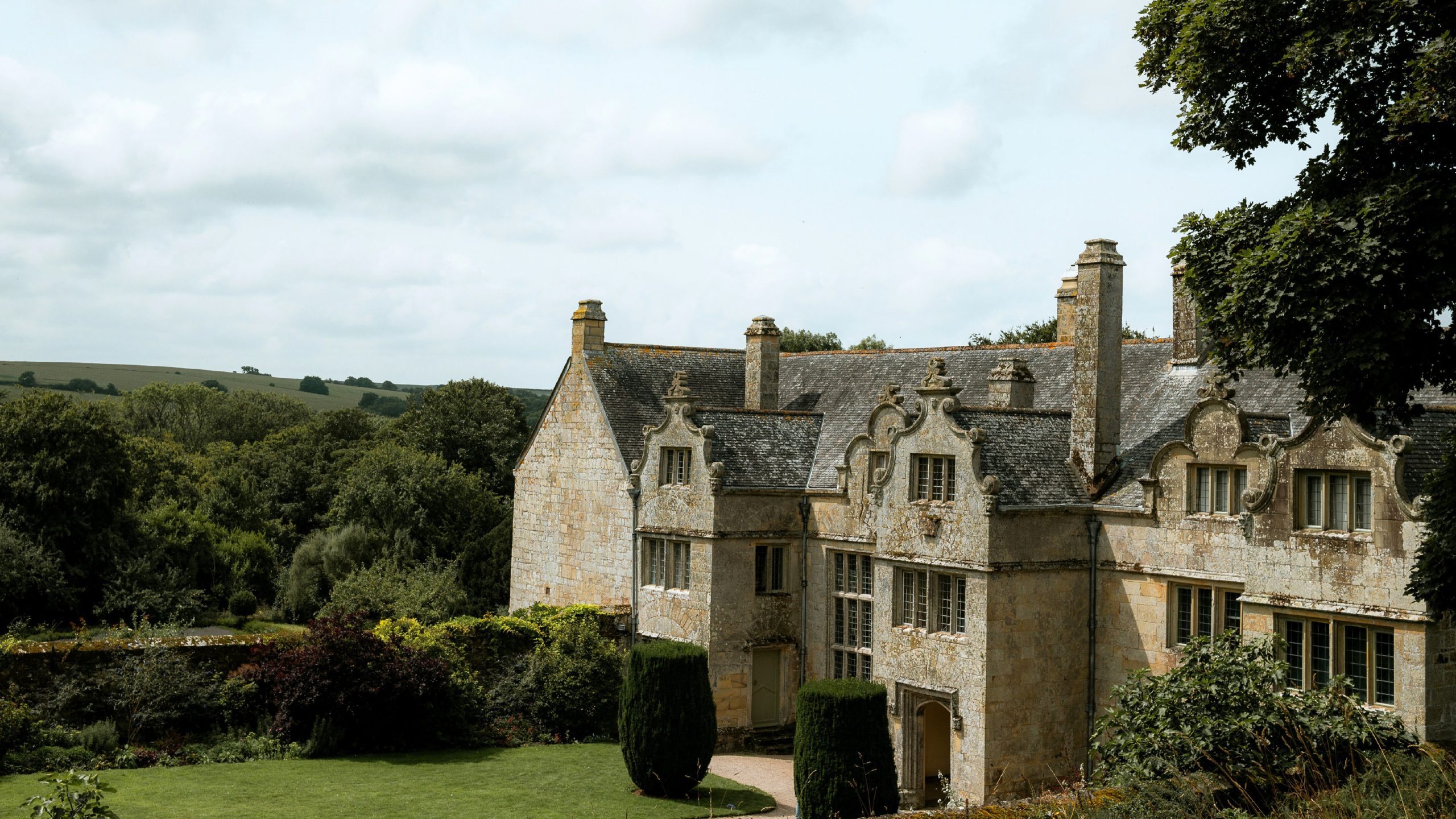 Luxury Homes Are Going Under the Hammer