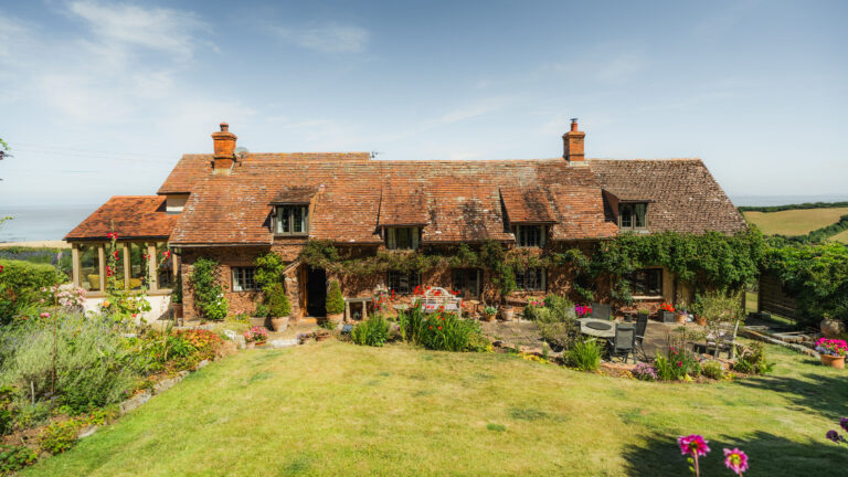 Shore Edge Cottage